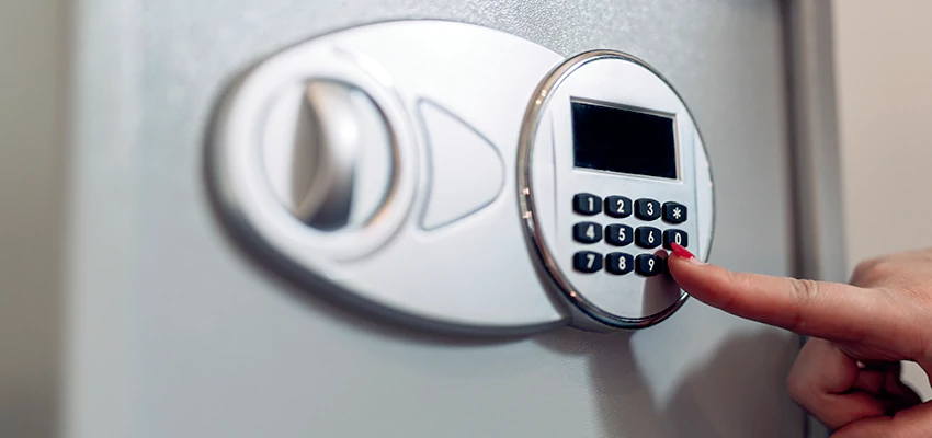 Jewelry Safe Cracking in Santa Clarita, California