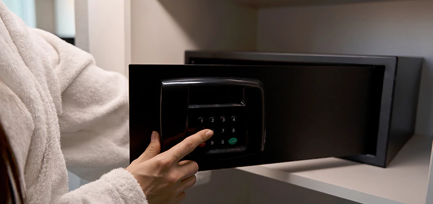 Safe Unlocking Service Company in Santa Clarita, California